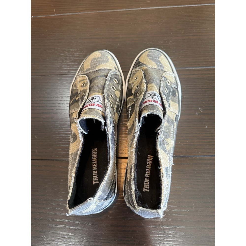 NWI True Religion Woman's Korey Sneakers Size 9 Camoflouge